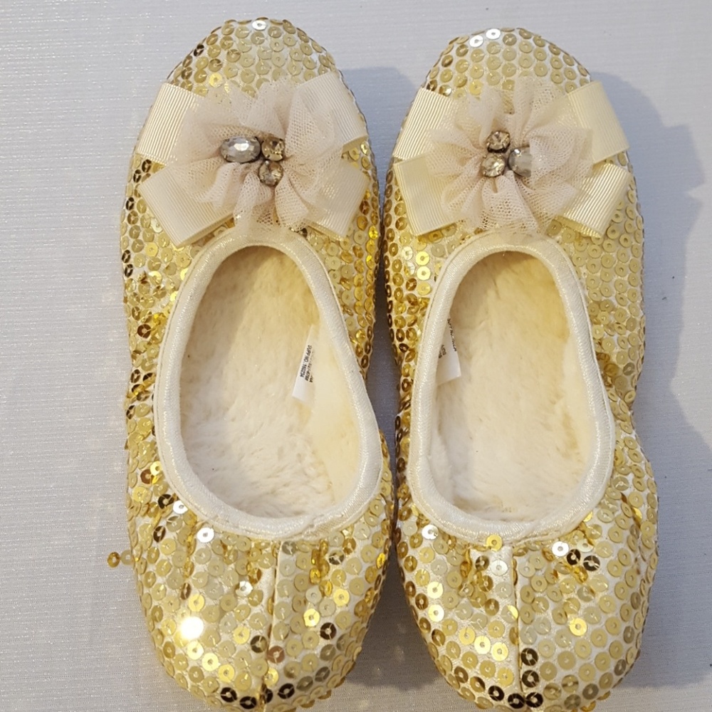 2 for 12$ Pretty slippers